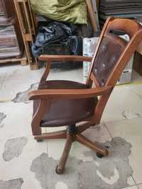 Eleganckie krzeslo obrotowe