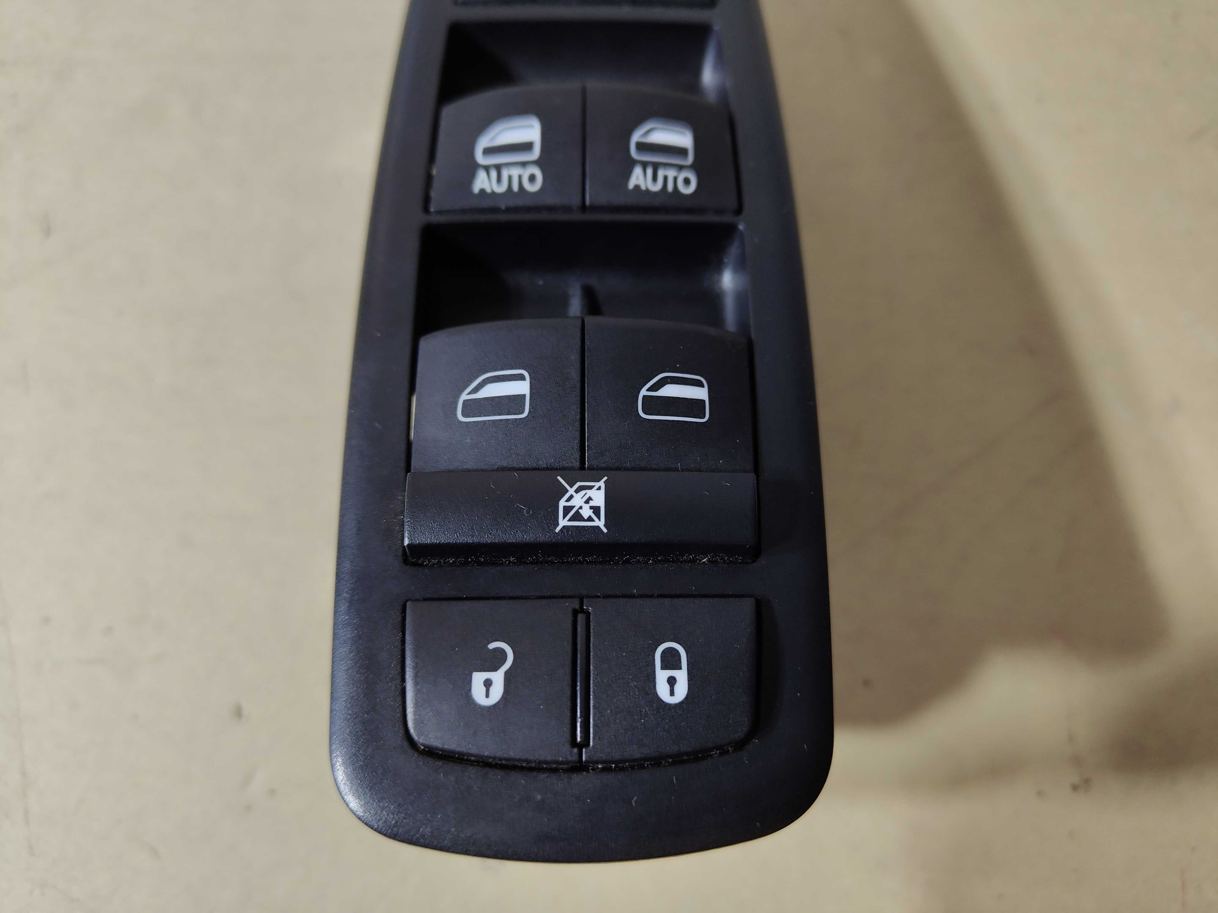 panel szyb kierowcy jeep grand cherokee wk2