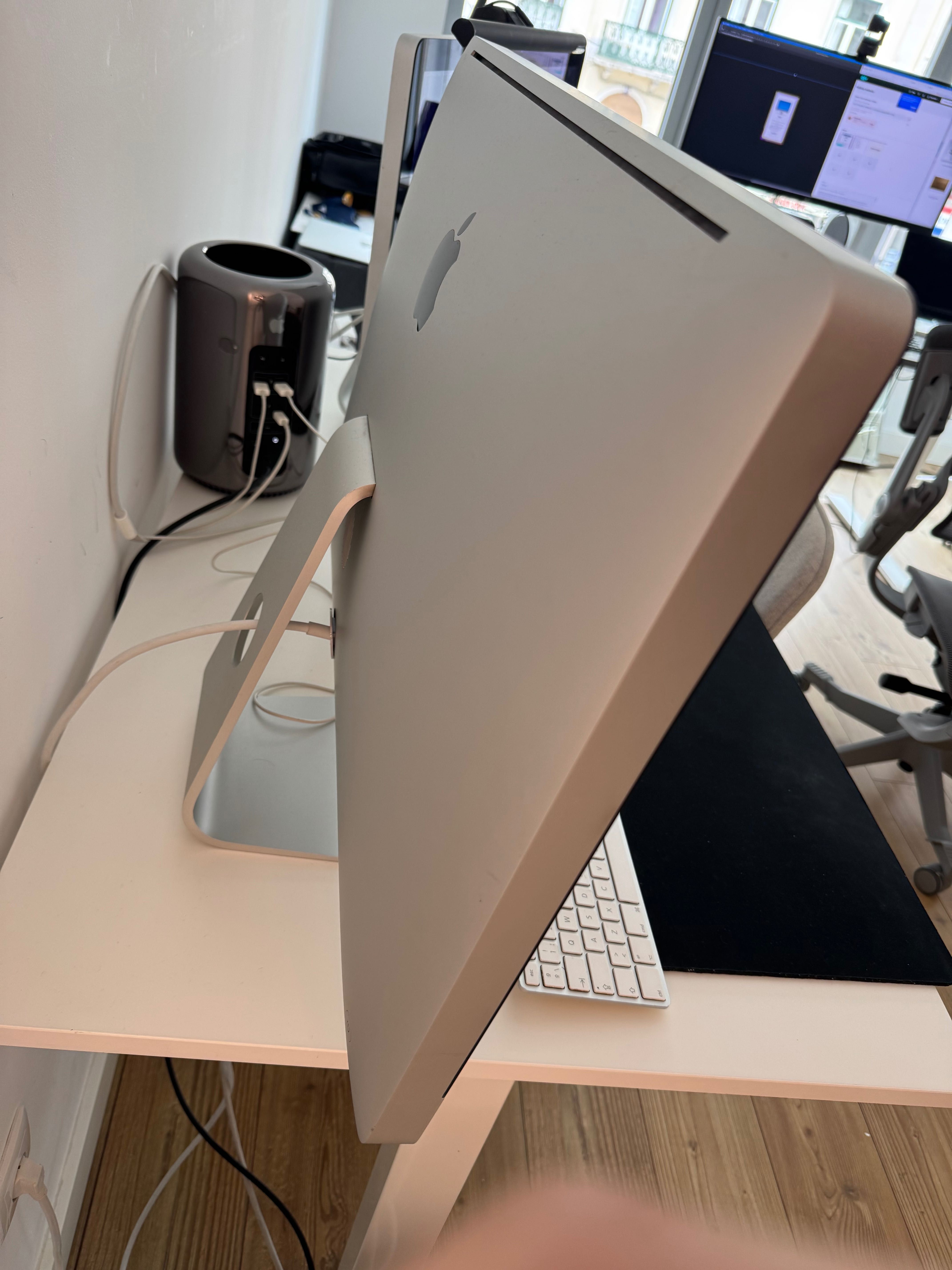Vende-se iMac 27" (Finais de 2009) - Impecável!
