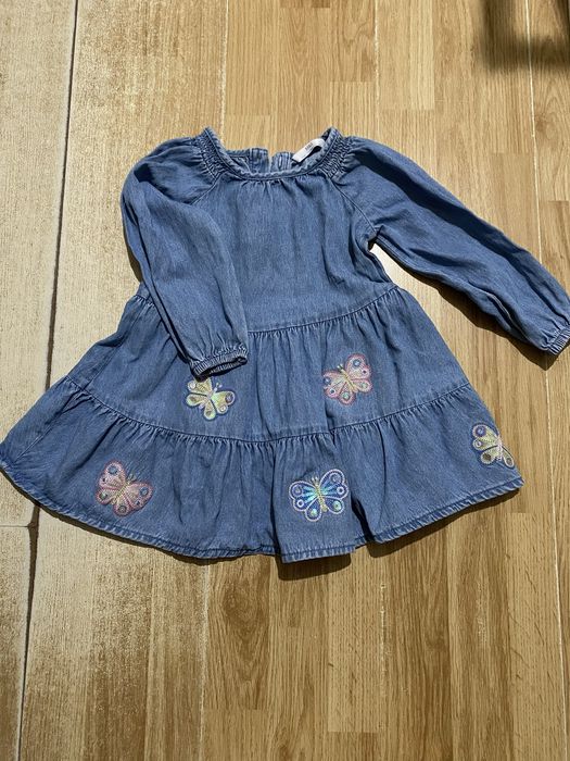 Сукня для дівчинки