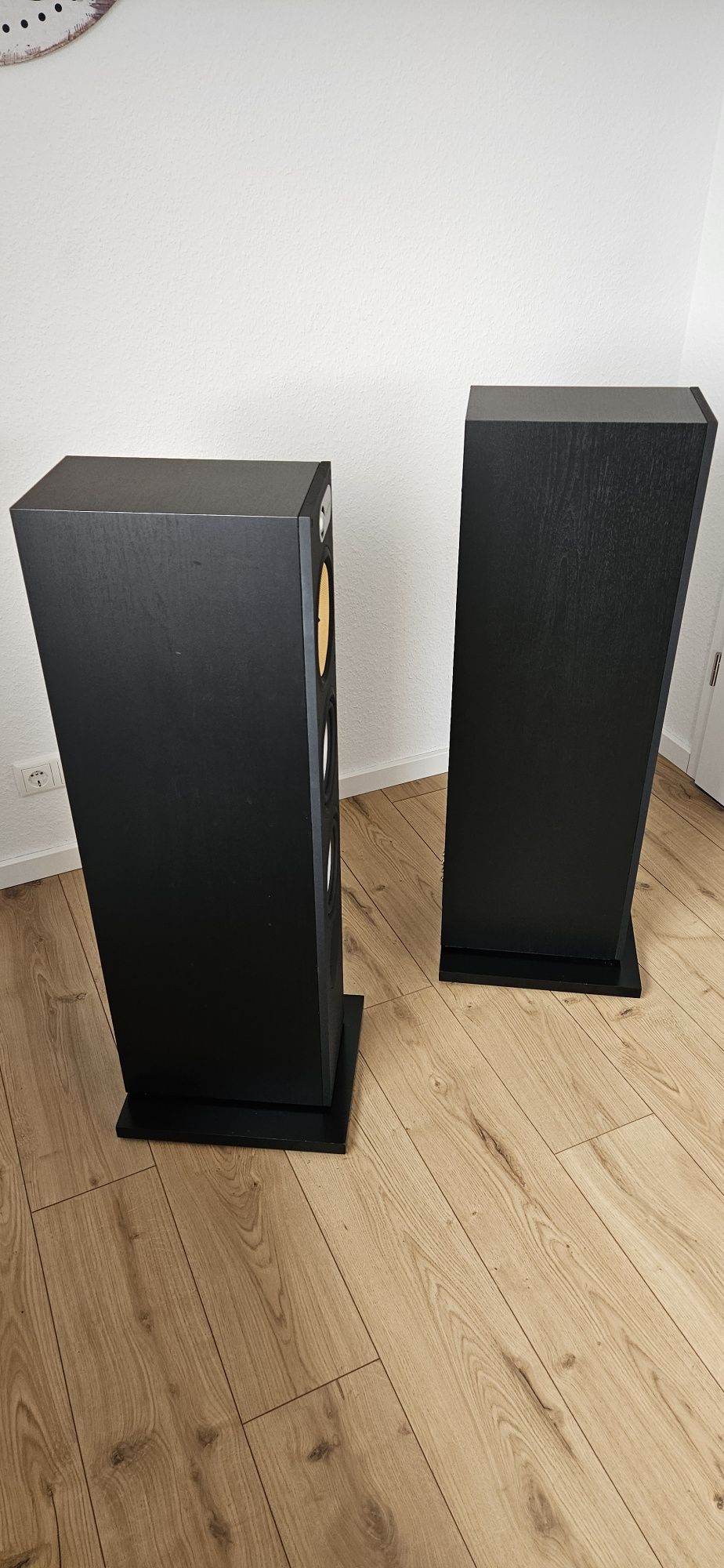 Bowers & Wilkins B&W 683