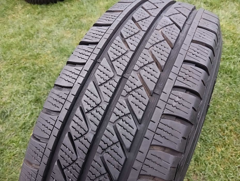 opona 215/60/17C Goodyear Vector 4 seasons Cargo 1 sztuka 8mm 2023