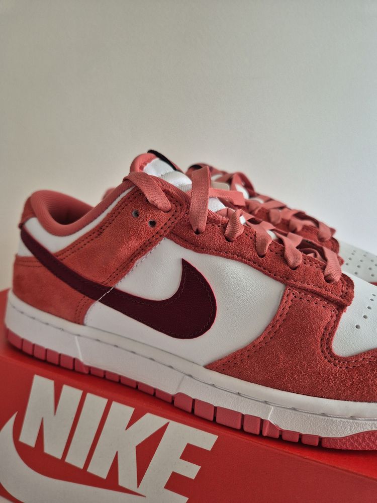 Certyfikat Autentyczności | Nike Dunk Low Valentine’s Day 2024 40.5 EU