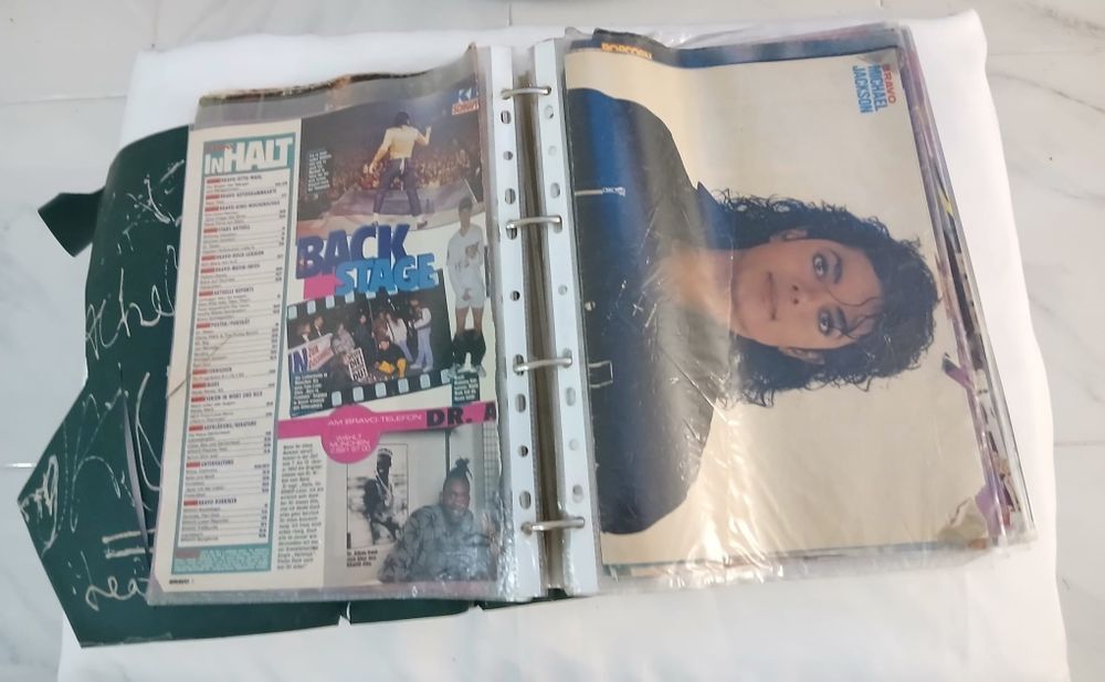 Coleção de Posters e capas tudo do Michael Jackson