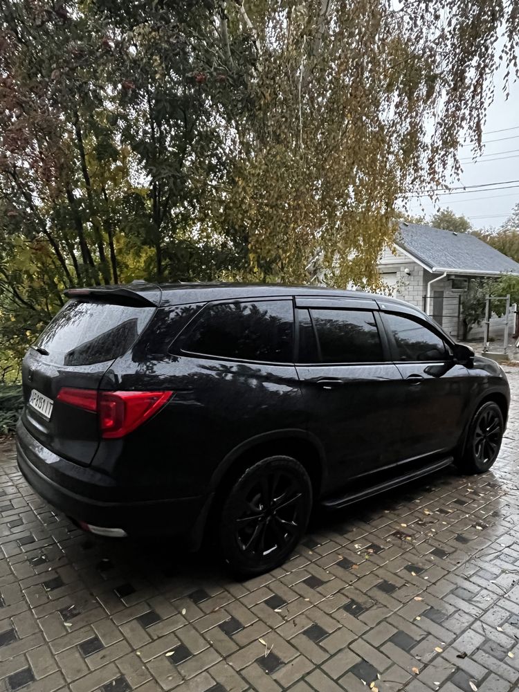 Honda Pilot 3 Black Edition