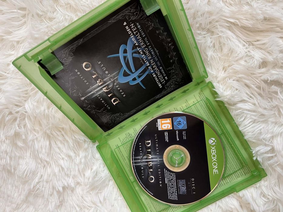 Продам call of duty modern warfare i Diablo 3 Xbox one