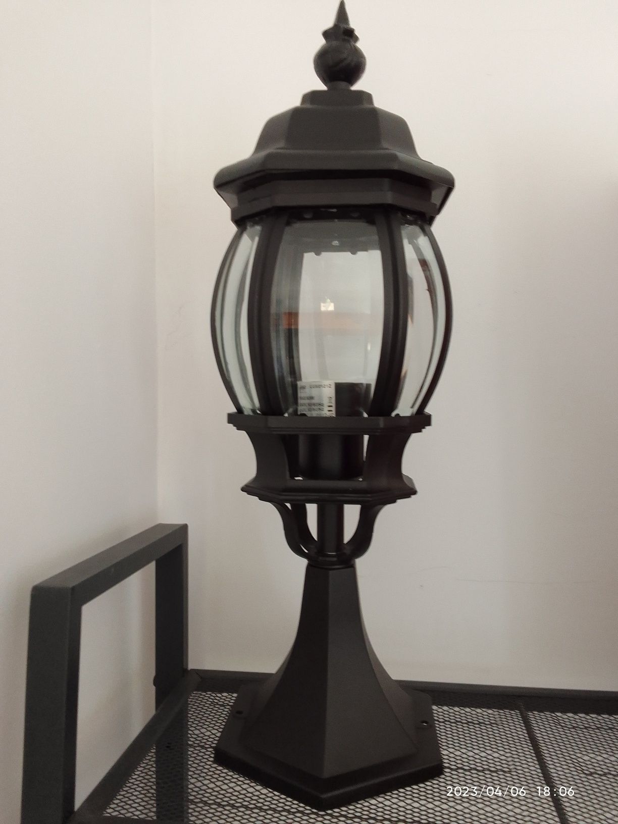 Lampa NOWA stojąca na prąd MILTON firmy Luxform