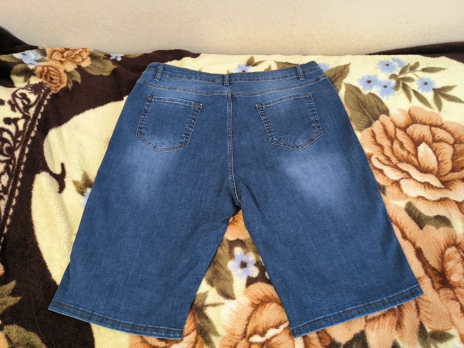 Шорти джинсові подовжені 52 розмір