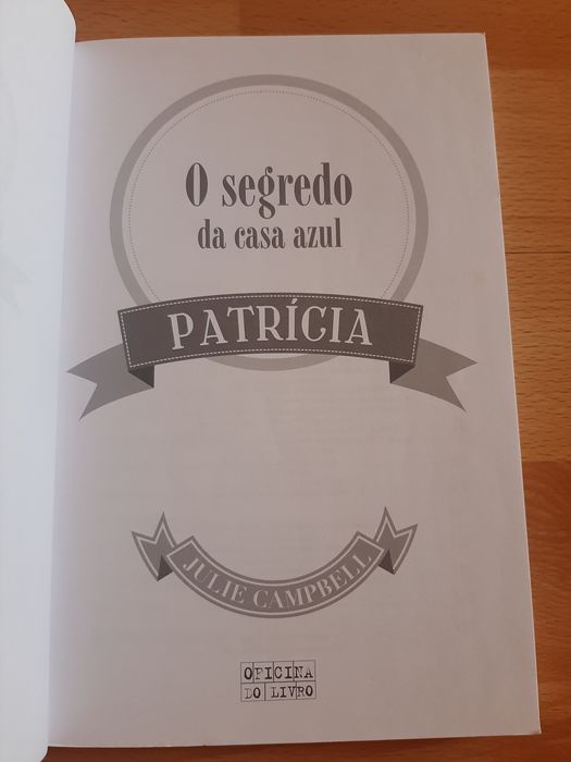 Livro 'Patrícia- O segredo da casa azul', de Julie Campbell