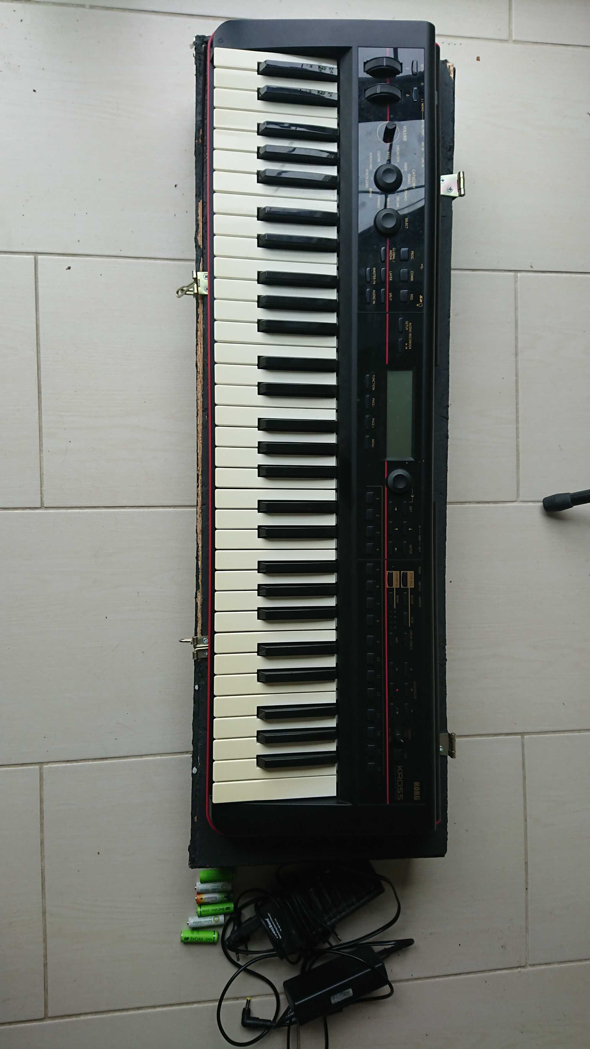 Korg Kross syntezator