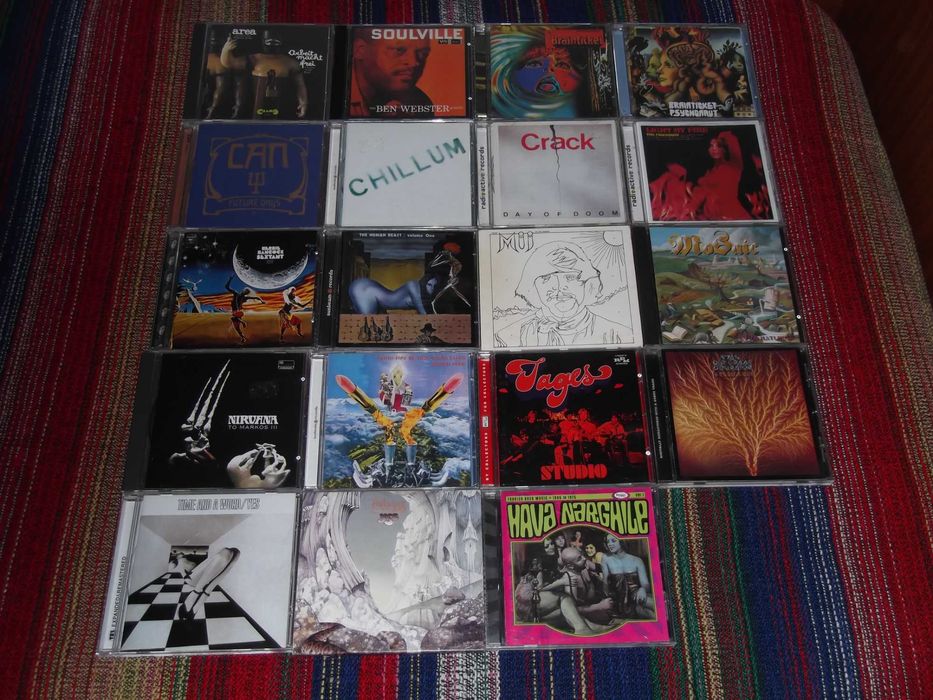 Lote de CDs de vários géneros musicais
