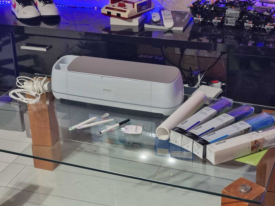 Cricut Maker 3 – komplet akcesoriów – stan bardzo dobry