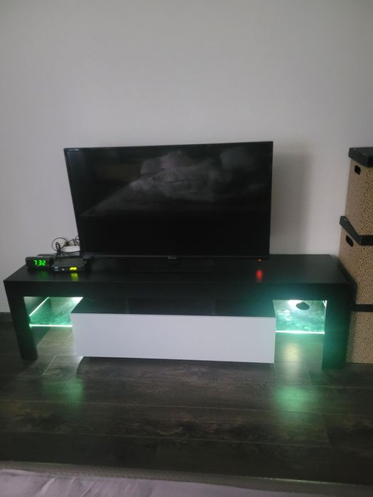 Szafka RTV biala czarna