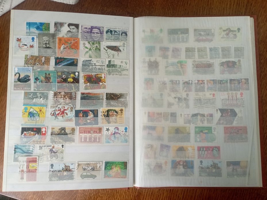 Альбом марок Англії №212