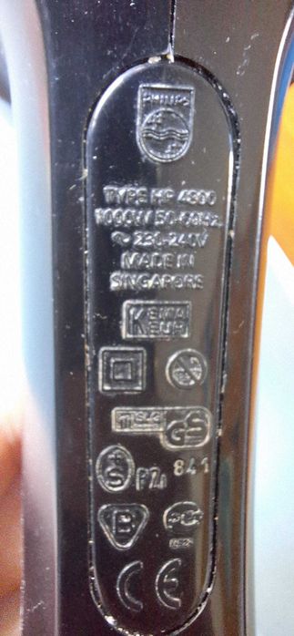 Philips Compact 1000 (HP-4800) – składana, podróżna suszarka 1000 W