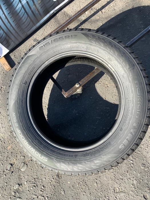 Шини нові 215/65 R17 пара Nokian зима, 2023року