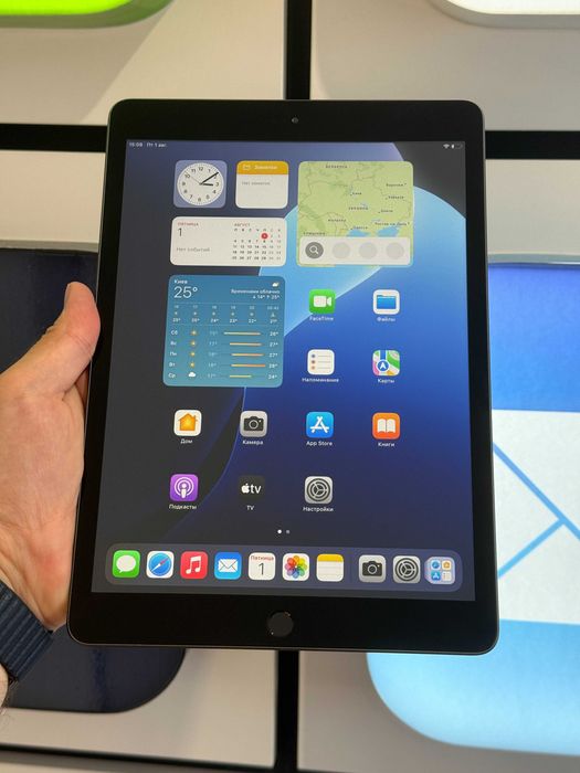 Apple iPad 7 128GB Space Gray c чехлом защитным