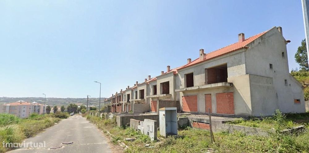 Lote para Construção — Habitação Coletiva | Lourinhã (Zona...