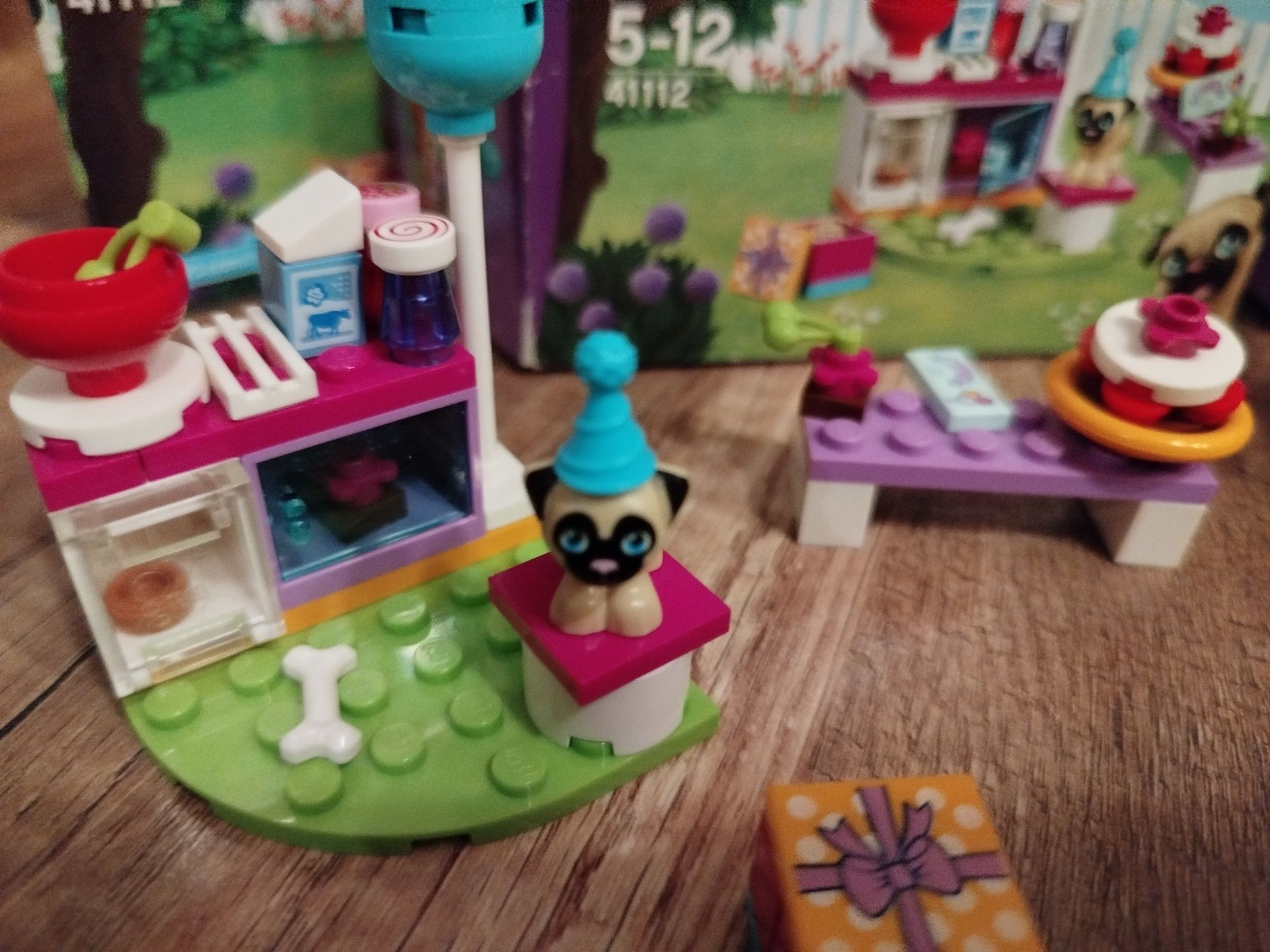 LEGO friends:imprezowe ciasta,imprezowa stylizacja,sklep z prezentami