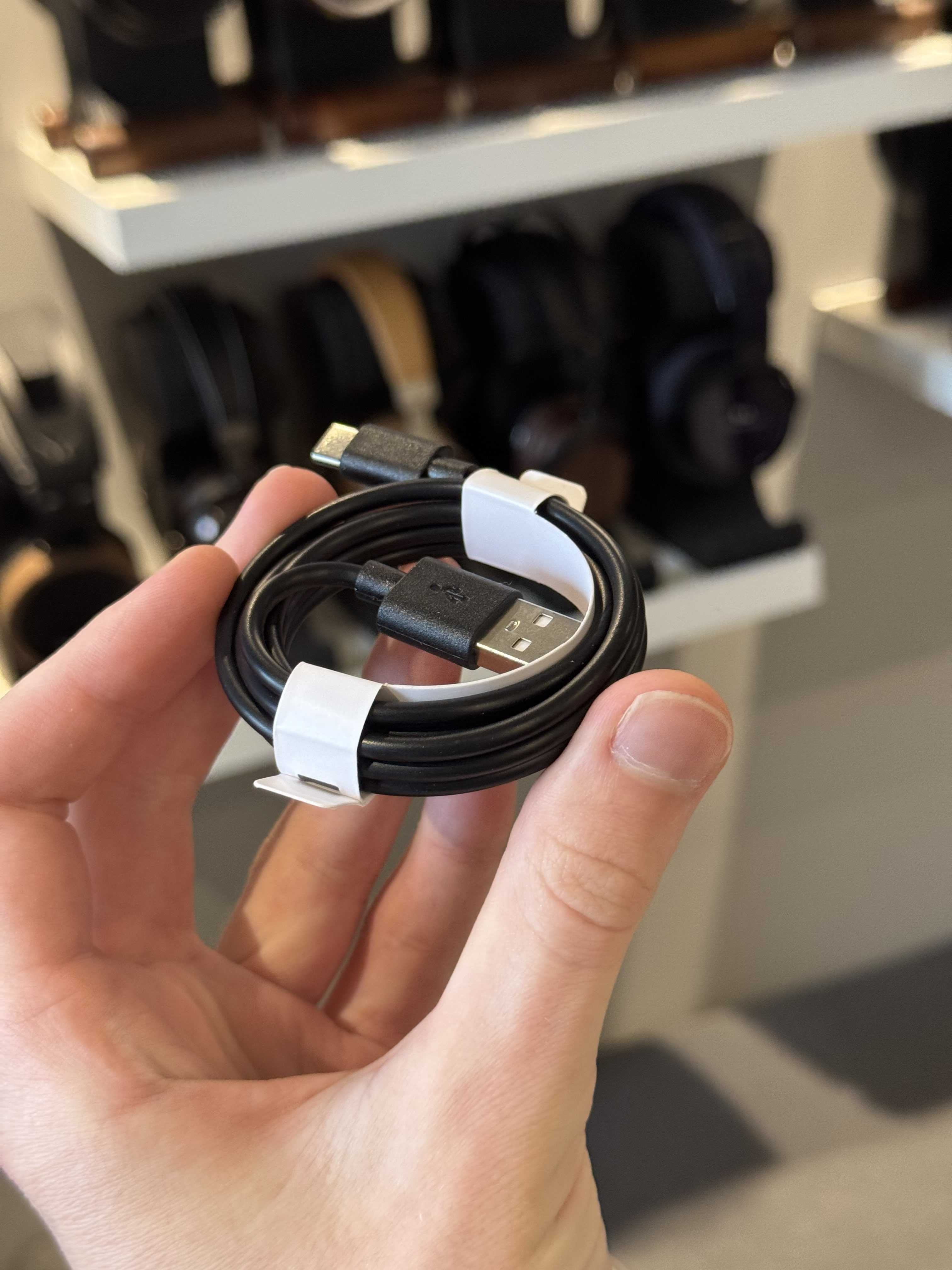 Czarny kabel USB-A do USB-C kompatybilny z Apple iPhone – trwały