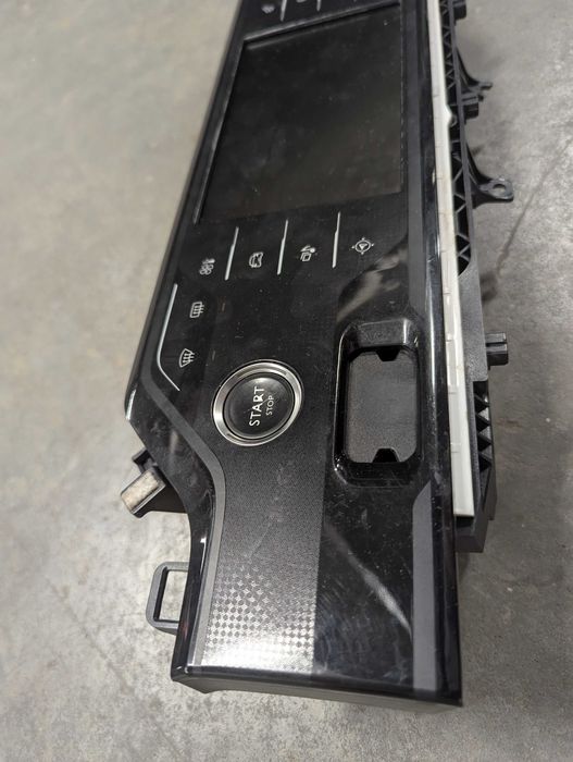 Citroen C4 Picasso II – panel sterowania klimatyzacją + ekran nawigacj