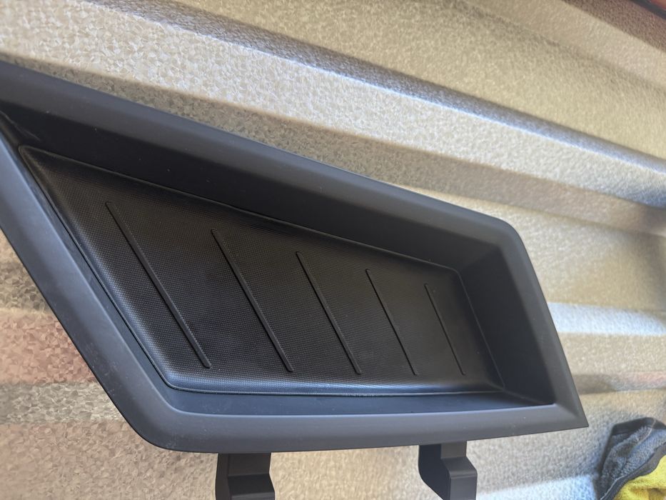 Бардачок на торпеду Tiguan