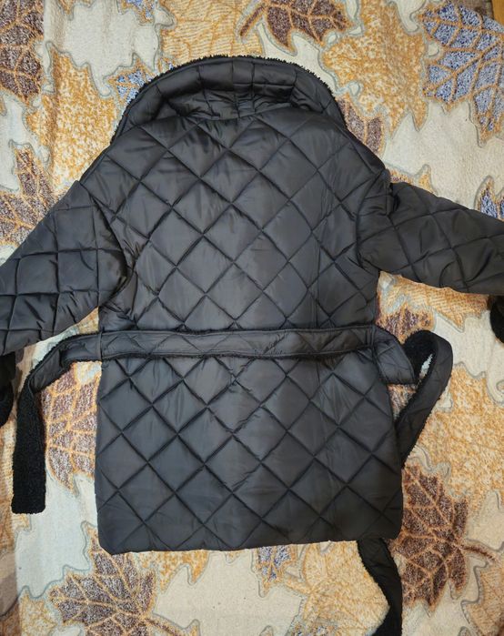 Пальто з хутряним коміром