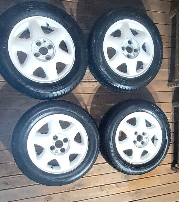 Felgi aluminiowe białe z oponami zimowymi 15 Dębica Frigo 2 185/65 R15