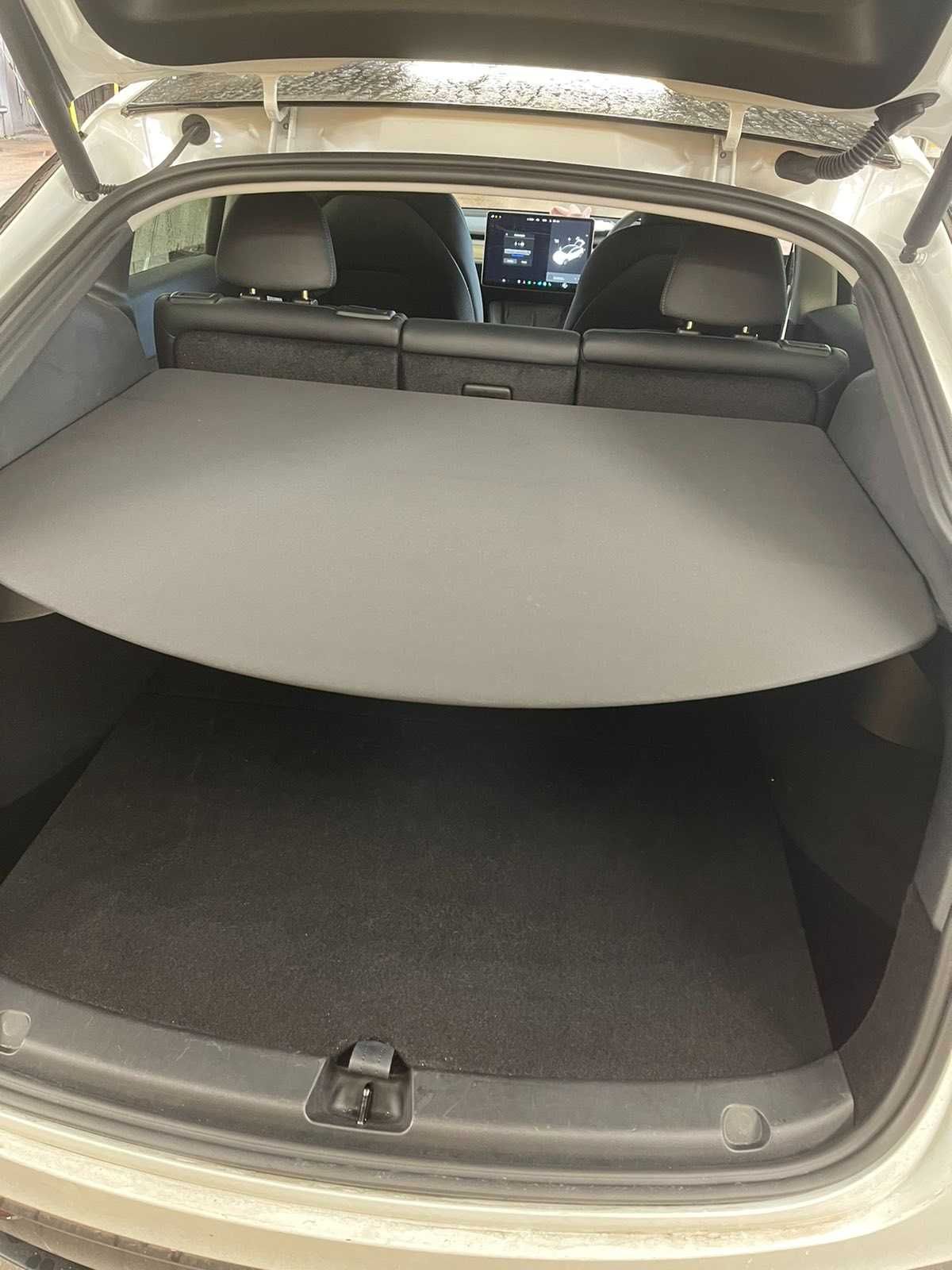 Поличка в багажник Tesla Model Y