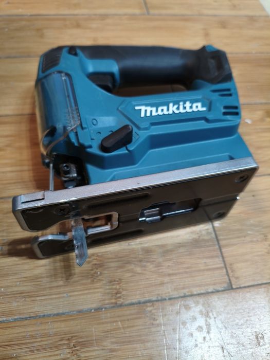 Wyrzynarka Makita 12v prawie nowa sama wyrzynarka solo