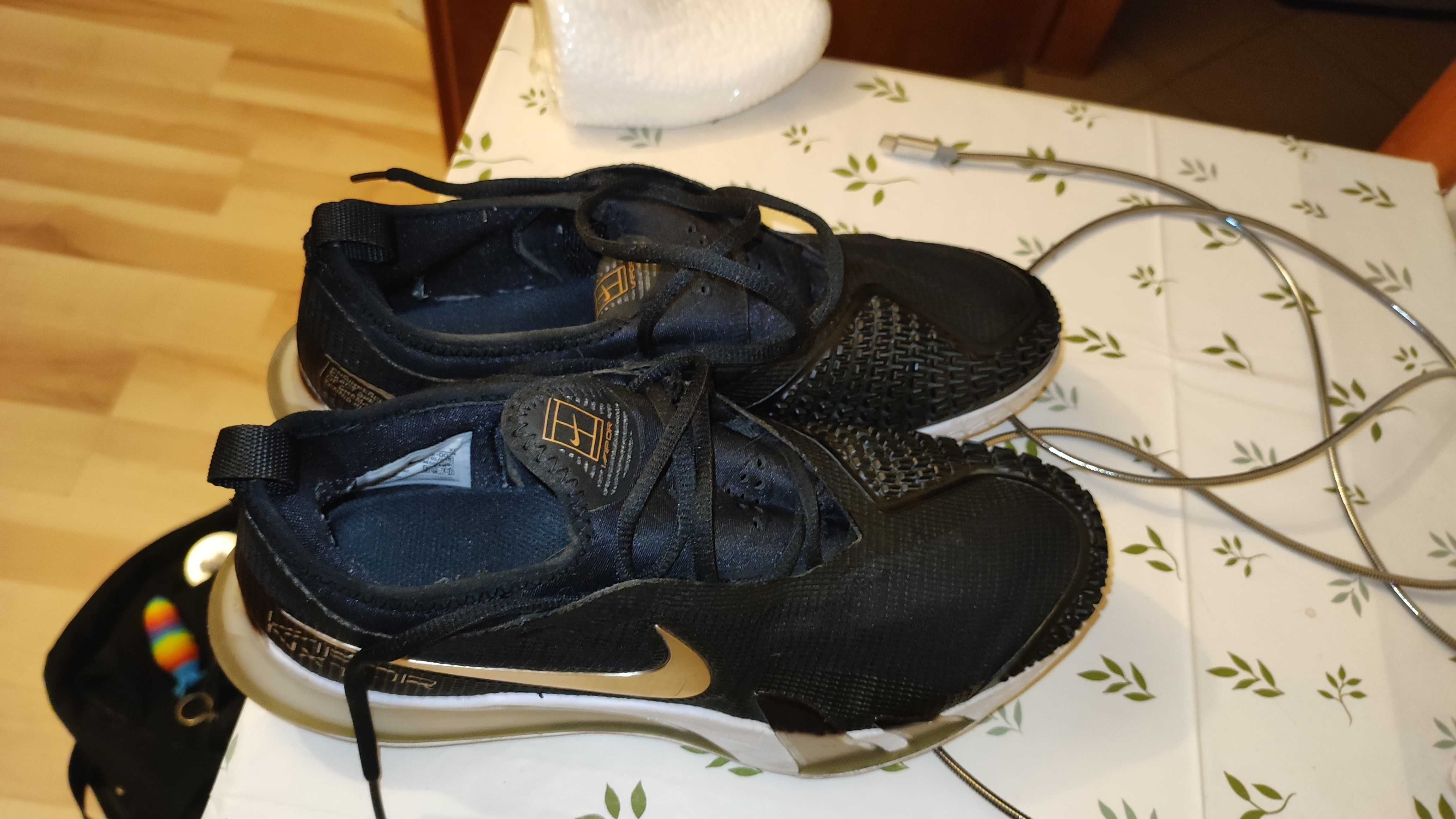 Nike Court React Vapor NXT 39r. 25cm