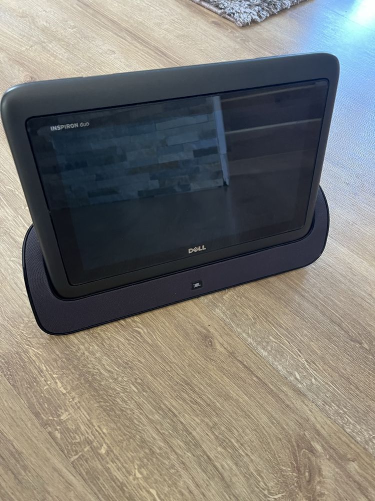 Dell inspirion duo ze stacją dokującą