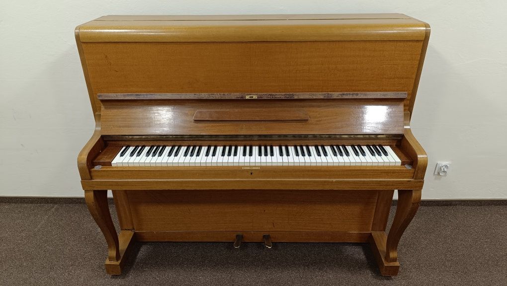 Pianina do wynajecia