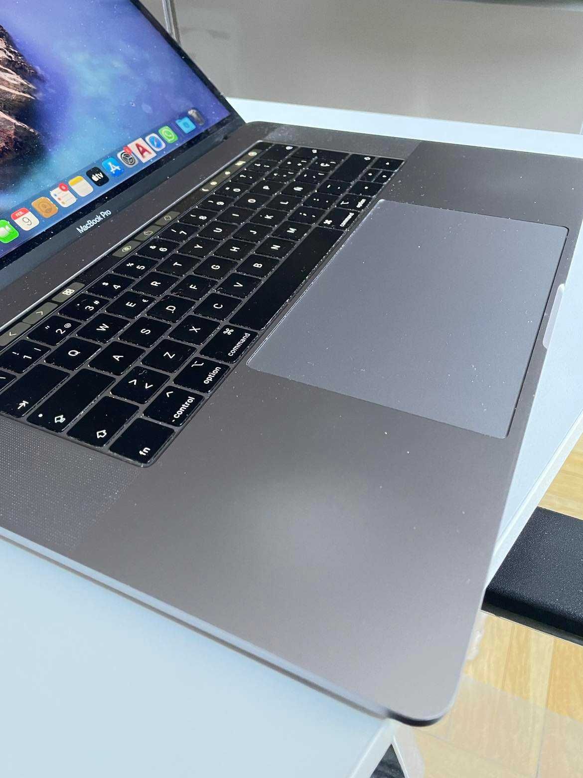 MacBook Pro 15” 2018 - 2.6GHz (i7) / 16GB / 512GB SSD