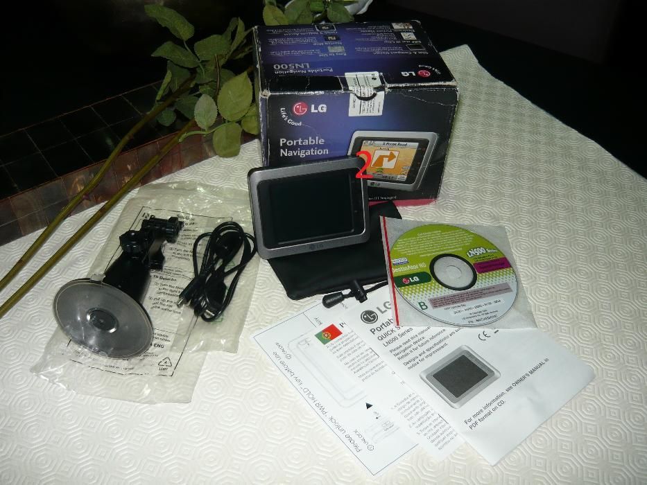 Conjunto de 2 Navegadores GPS - LG LN500