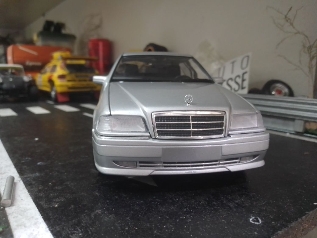 Miniatura 1/18 Mercedes Benz AMG