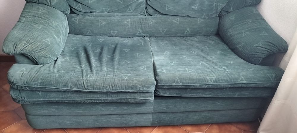 Sofá cama usado em bom estado 2 lugares