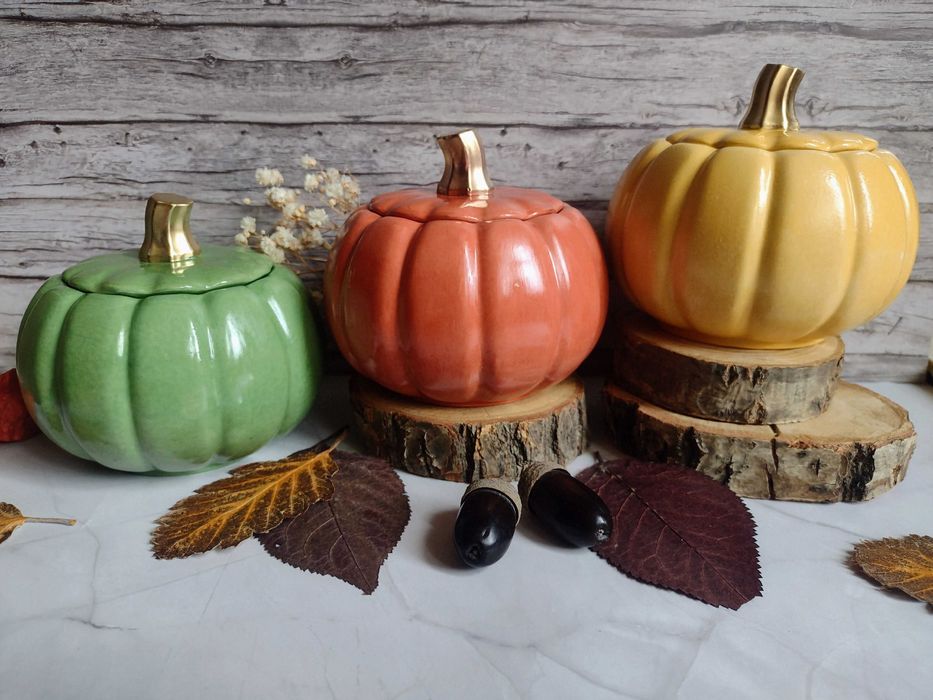 Dekoracja, aromatyczna świeca sojowa w gipsowym pojemniku handmade