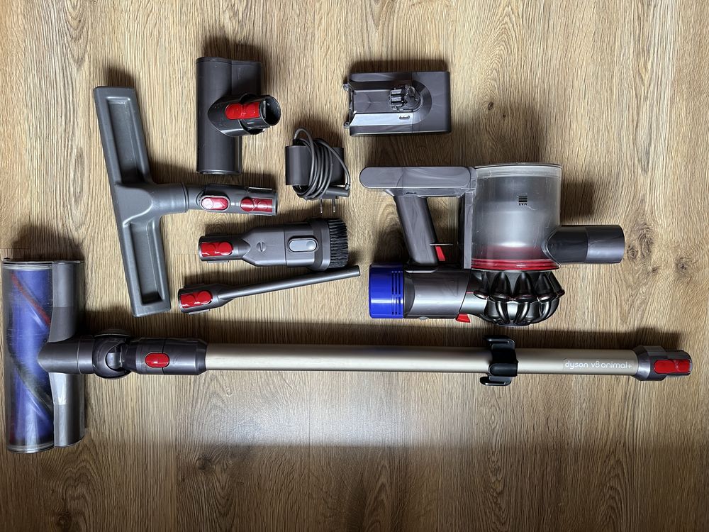 Dyson V8 animal+