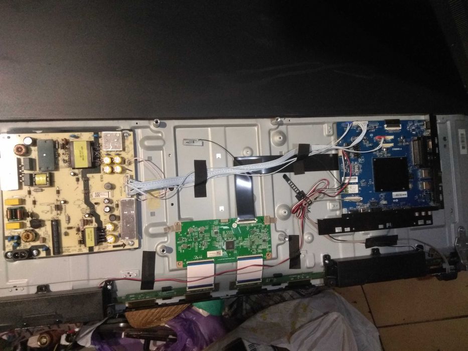 На запчастини телевізори LG 32LF, Haier LE50K