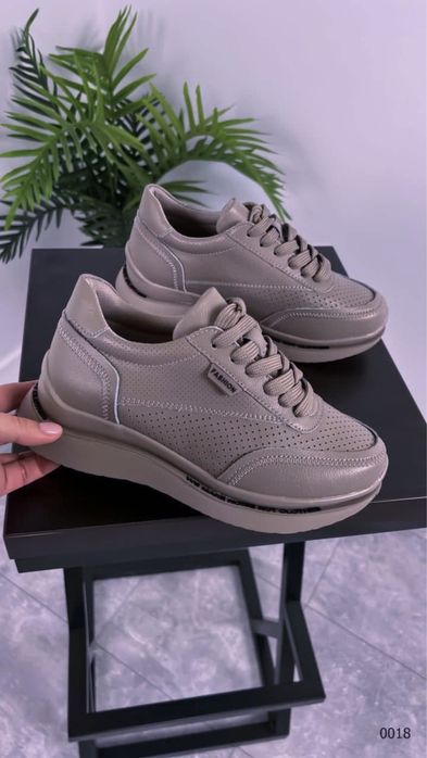 Kdsl кросівки шкіряні 39 розмір