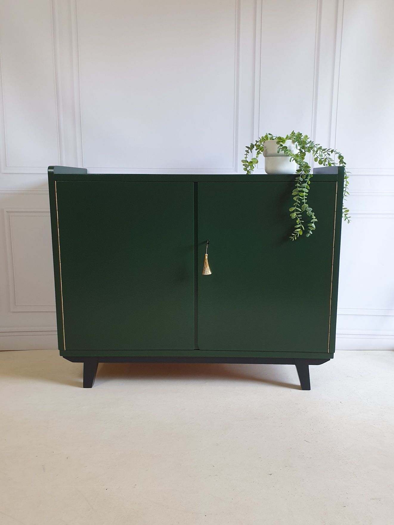 Unikatowa komoda w kolorze butelkowej zieleni PRL, vintage, sideboard