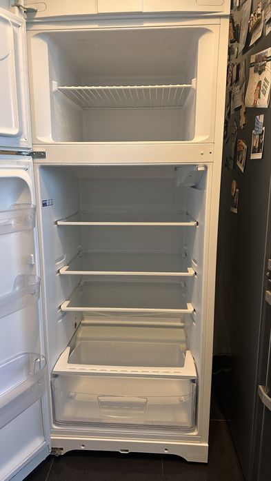 Frigorifico indesit a funcionar