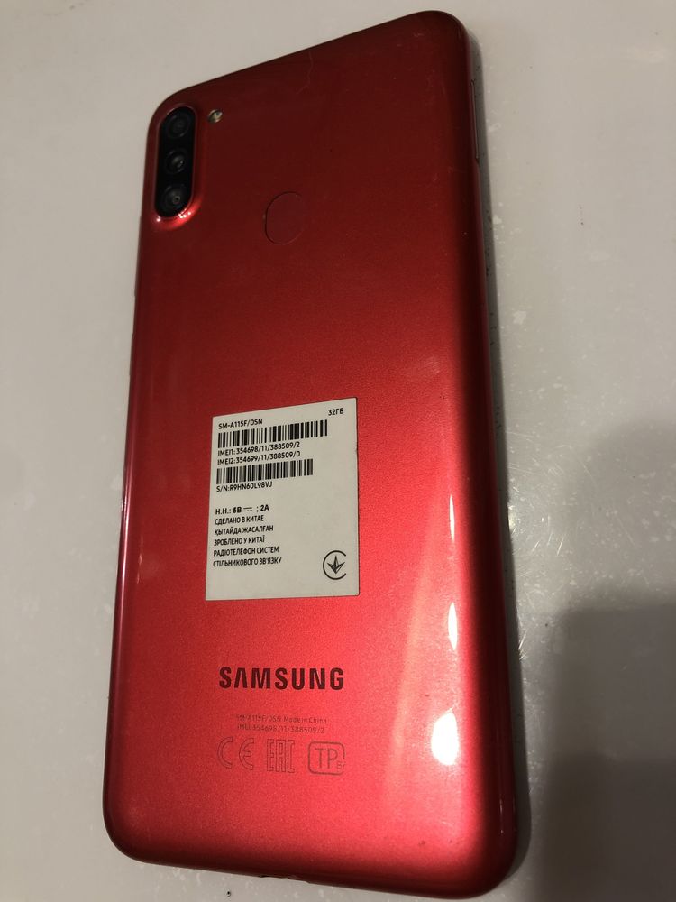 Samsung A11 с зарядкой 32гб