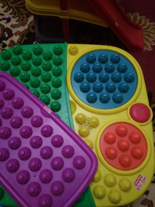 Столик конструктор Fisher Price Pop-Onz.