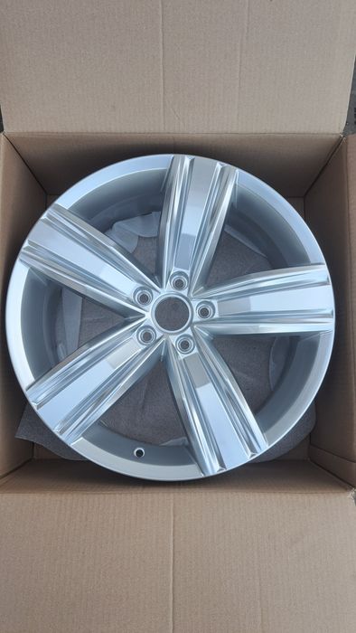 1x 19 5x112 Vw Tiguan 7" ET43 5NA601025R 2HH Silver VW167K1 7Jx19H2