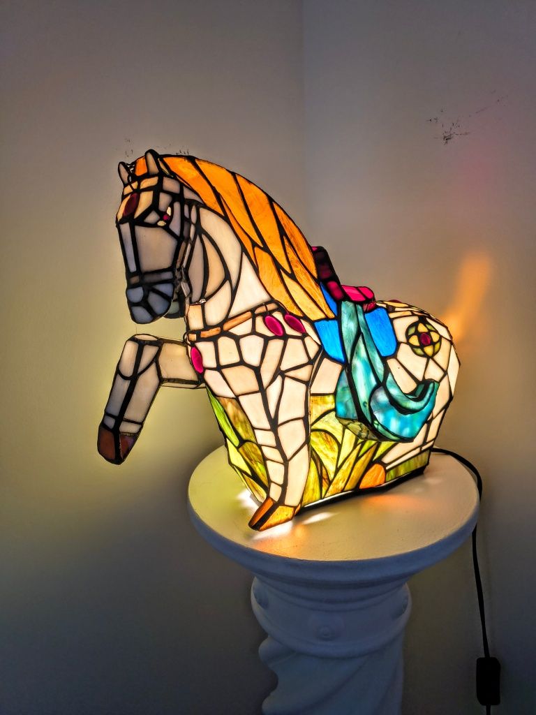Tiffany lampa witrażowa stołowa / nocna " koń"