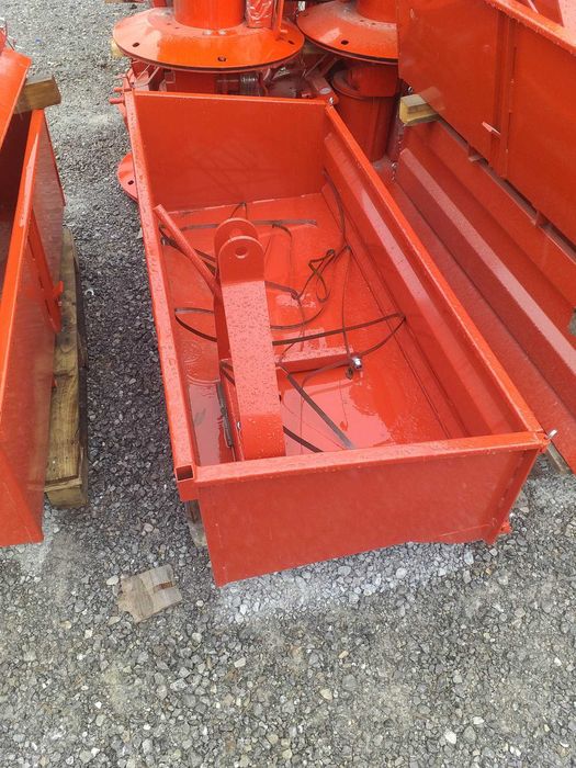 Elementy skrzyni transportowej na tuz