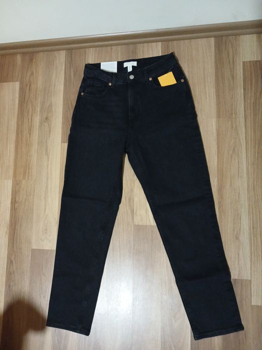 Чорні жіночі джинси