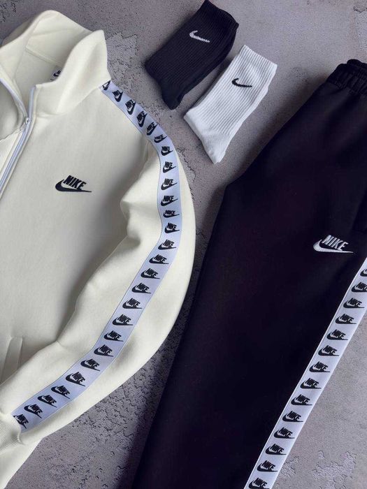 2 Цвета, Спортивный Костюм Nike на флисе